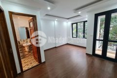 Bán nhà bồ đề, ô tô, gần phố, 40 m2, 5 tầng, mặt tiền 4m, giá chỉ 4,5 tỷ.