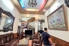 Bán nhà mặt phố giáp bát gần giải phóng, 65m2 giá 11.7 tỷ, kinh doanh tốt, mặt tiền đẹp.