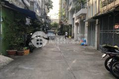 Cần bán nhà đường trần phú, p.9, quận 5, hẻm xe hơi chạy trẳng vào nhà, giá 3,9 tỷ