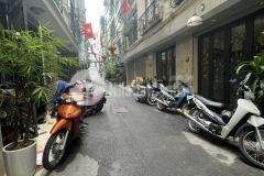 Nhà đẹp ngọc thụy ngõ nông ô tô đỗ cửa hưởng gió sông