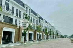 Bán gấp liền kề nghĩa đô hoàng quốc việt, kinh doanh vỉa hè đá bóng, 82m2, 4 tầng, 26 tỷ