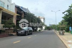 Siêu phẩm biệt thự sông ngang rộng 10m, 220m2, 5 tầng mái thái nguyễn xí, chỉ 32 tỷ.