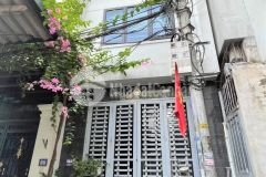 Bán nhà gần nhà thi đấu hà đông, nhỉnh 3 tỷ, 33m2, 3 bước chân ra ô tô tránh