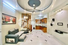 Bán nhà hoàng mai 5 tầng mt 4.2 chỉ hơn 2 tỷ.