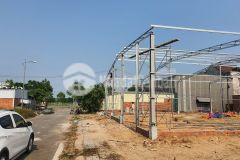 Lô gần đầu block trên đường trục thông, trong khu dịch vụ kinh doanh sầm uất.