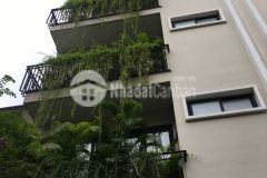 Bán nhà trung kínhô tô tránh vỉa hè 2.5mô tô vào nhà50m2 mặt tiền 5m12.5 tỷ 0394743696