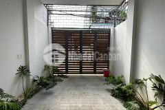 Nhà hẻm lý tự trọng xây kiên cố gia đình định cư nước ngoài nên cần bán