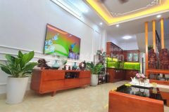 Bán nhà 570 ngọc thuỵ, long biên, 40m2, 5 tầng, phân lô, ô tô, nhỉnh 4 tỷ