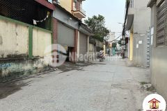 Bán nhà 85m2 khu vực trung tâm thị trấn đông anh giá 2,4 tỷ lh 0886923.