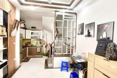 Nhỉnh 100trm nhà tt cầu giấycách phố 30mnở hậu36m2 chỉ 3,95 tỷ