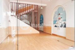 Cho thuê nhà 2 tầng núi thành gần 2 trường đại học ngang 6,5m dài 32m