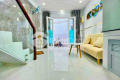 Mai dịch cầu giấy,trước nhà rộng thoáng mát chủ cần bán gấp