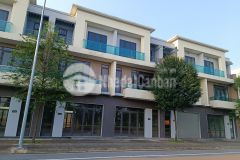 Bán nhà mặt phố đường 56m giá đáy centa vsip