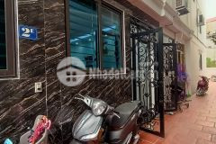 Bán nhà nhà bát khối dt 32m2 4 tầng nhỉnh 2 tỷ oto đỗ cửa.