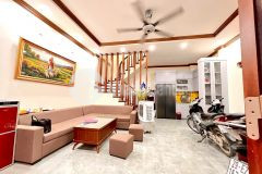 Bán nhà đẹp phố giáp bát, hoàng mai, ô tô, 45m, 5 tầng, mt 5,4m, 4 tỷ 5, lh 0984417892.