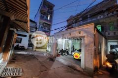 Nhà 2 lầu dt rất rộng vị trí đẹp thuận lợi mở vp, ct, kd mua bán