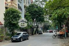 Siêu phẩm lô góc bt văn quán đẳng cấp đại gia 120m2x5t, mt 12m. giá 20,5 tỷ.