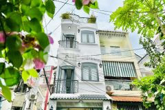 Nhà mới đẹp 5 tầng ở ngay 45m² sát vách phú nhuận giá nhỉnh 6 tỷ