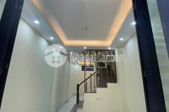 Ban nha 3 tâng gân vinhomes smart city, chi 2.25 ty.