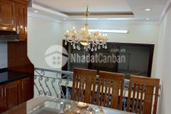 Bán liền tay nhà 5,5 tỷ ô tô tránh nhau mặt ngõ đường láng dt 30m2x6t, sđcc
