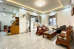 Nhà lầu đẹp rẻ hẻm ô tô no trang gư, tp bmt.ngay trung tâm đăk lăk