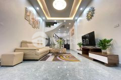 Bán nhà xuân la mặt ngõ ngõ thông 41 m 5 tầng 4.8 tỷ