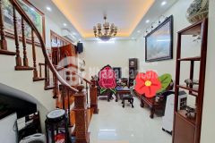 Bán nhà quận hoàn kiếm,ngõ nông rộng thoáng bagac tránh.gần ô tô sát mặt phố 35m2 x 5 tầng x 4 tỷ