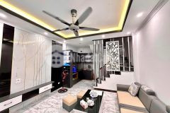 Bán nhà mới 5 tầng 3 phòng ngủ nội thất đẹp phố cự lộc thanh xuân, chỉ nhỉnh 4 tỷ.