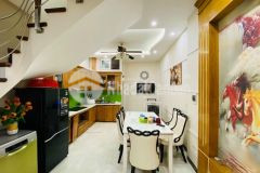 Chính chủ cần bán gấp nhà cổ nhuế, bắc từ liêm, diện tích 32m, 5 tầng, chào 3.2 tỷ có thương lượng