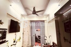 Nhỉnh 1 tỷ nhà 5 tầng ngõ rất nông thông tứ tung công năng đầy đủ.