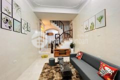 Bán nhà gấp định công thượng hoàng mai, dt 35m2,giá 3.9 tỷ, gần ô tô