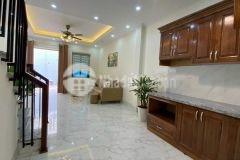 Nhà đẹp có thể ở luôn, nội thất cơ bản, cực đẹp.