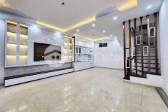 Cần bán nhà phố vĩnh hưng hoàng mai ngõ thông gần phố 38m2, mt 4m 3,2 tỷ ở ngay