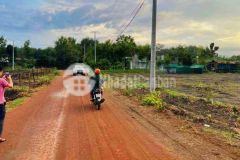 Bán đất bình dương trên đuờng dt 751 5x37 thổ cư 100m, mặt đuờng sỏi đỏ, 250tr