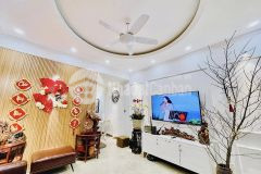 Ban nha khương đinh lô goc gân phô ngo rông thoang