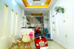 Quận 1 xe hơi đỗ cổng 4tầng 3pn 32m2 nhà full nội thất gần mặt tiền võ văn kiệt nhỉnh 5 tỷ tl.