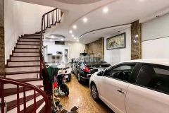 Bán nhà phân lô ngõ ô tô vào nhà,61m2,6 phòng ngủ, dương quảng hàm.