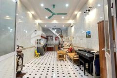 Bán nhà xuân thuỷ, cầu giấy, 31m2, 3.4 tỷ, sầm uất