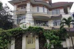 Ban biêt thư đương đăng thuy trâm. p13, binh thanh, 240m2, 5 tâng, ngang 15m.