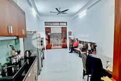 Bán nhà giải phóng 56m2 5 tầng, mt 4m, 50m ra mặt phố, bãi ô tô cạnh nhà giá 6 tỷ