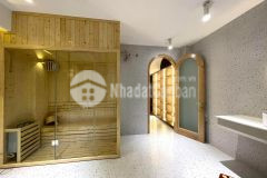 Nhà 1 trệt 1 lầu chắc chắn, ốp gạch men từ dưới tới trần nhà