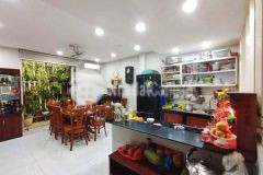 4 tầng btct ở ngay trung tâm quận 10 chỉ nhỉnh 5 tỷ.