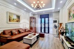 Bán nhà phố giảng võ 50m mặt tiền 4m 3 bước ra phố nhà đẹp ở ngay giá 4.5 tỷ.