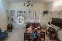 Biệt thự ngọc thụy view công viên 2 mặt tiền, đường rộng vỉa hẻ 2 bên.