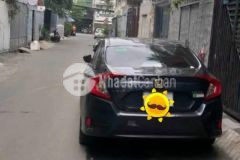 Hai xe hơi tránh nhau ngay vạn phúc city 3 tầng đúc thật hẻm thông vài bước ra ql13.