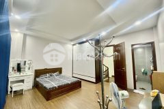 Chính chủ bán nhà giáp bát 5 tầng mt 5.4m mới đẹp nhỉnh 4 tỷ.