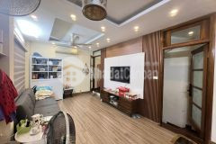 Nhà đẹp dòng tiền khu hoàng quốc việt cách phố 10m 5.25 tỷ.