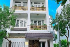 Ban biêt thư kdc ven sông ngôp bank, tân phong, q7. 126m2, 4 tâng, tăng toan bô nôi thât.