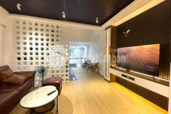 Nhà tầng trệt có thể để ô tô và xe máy, có hồ bơi thiết kế đẹp.