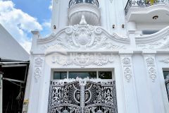 Chủ gửi bán căn nhà 1 trệt 3 lầu tại lộ 40 mét, với view đẹp tuyệt vời của chợ hưng thạnh.